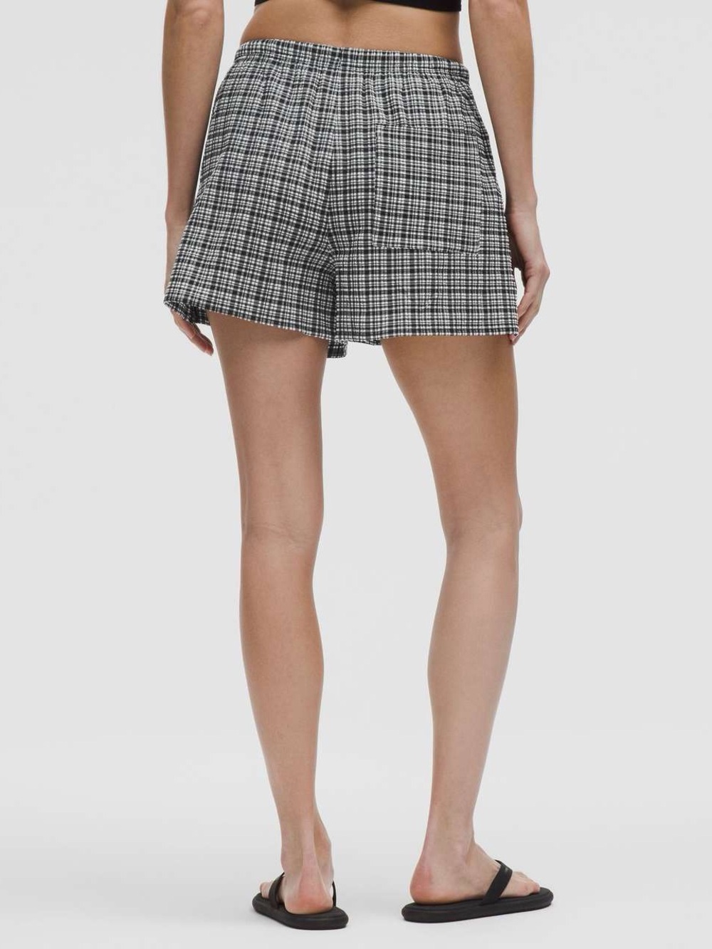 Lululemon Seersucker Check Mid-Rise Pull On 3” shorts women’s XL - Picture 2 of 12